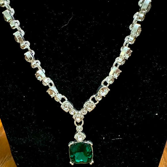 Avon Jewelry - NEW! Avon Look of Emerald Necklace